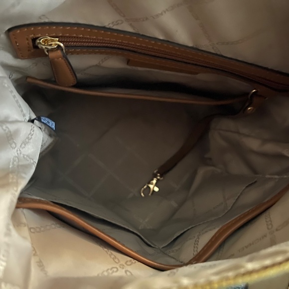 Michael Kors Brooke Brown Signature Bucket Handbag Bag & Matching Wallet Set - Picture 5 of 7